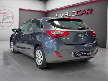 Hyundai i30 1.6 crdi 110 blue drive initia occasion simplicicar magny-en-vexin simplicicar simplicibike france