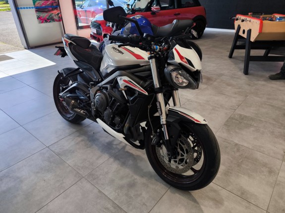 Triumph street triple 660 entretien complet triumph permis a2 garantie 12 mois occasion simplicicar saint-jean simplicicar...