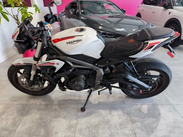 Triumph street triple 660 entretien complet triumph permis a2 garantie 12 mois occasion simplicicar saint-jean simplicicar...