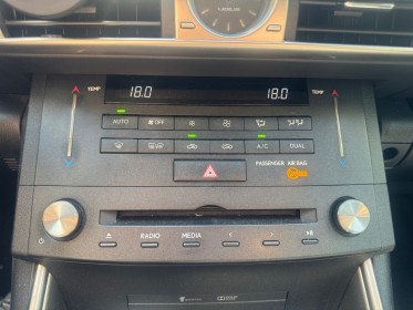 Lexus is 300h luxe garantie 12 mois occasion simplicicar vienne simplicicar simplicibike france