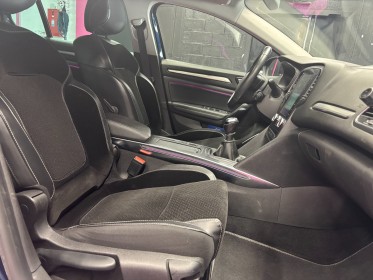 Renault megane iv estate tce 130 energy intens camera de recul regulateur limiteur attelage garantie 12mois occasion...