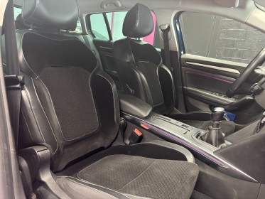 Renault megane iv estate tce 130 energy intens camera de recul regulateur limiteur attelage garantie 12mois occasion...