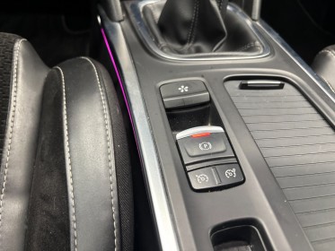 Renault megane iv estate tce 130 energy intens camera de recul regulateur limiteur attelage garantie 12mois occasion...
