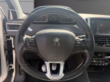 Peugeot 208 1.6 bluehdi 120ch ss bvm6 féline - faible km - caméra de recul - carplay - toit pano occasion simplicicar...