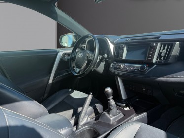 Toyota rav4 143 d-4d 2wd design attelage garantie 12 mois occasion simplicicar saint-omer simplicicar simplicibike france