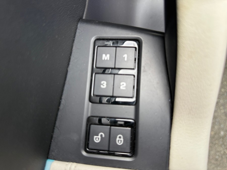 JAGUAR d'occasion F-PACE 3.0D V6 300 PURE AWD BA de 2016 Les Sables