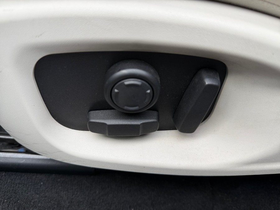 JAGUAR d'occasion F-PACE 3.0D V6 300 PURE AWD BA de 2016 Les Sables