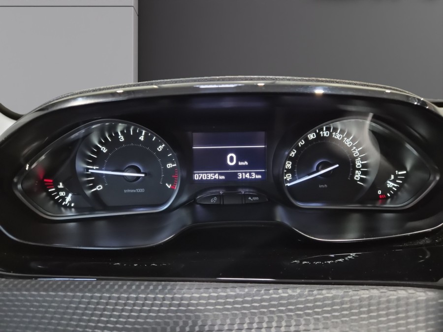 PEUGEOT d'occasion 208 AFFAIRE 1.2 PURE TECH 82 PREMIUM de 2019