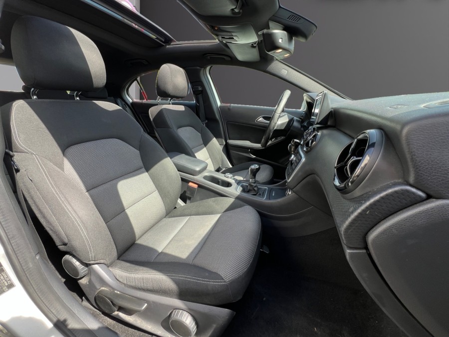 MERCEDES d'occasion CLASSE A A180 D INTUITION de 2013 Toulon Ouest