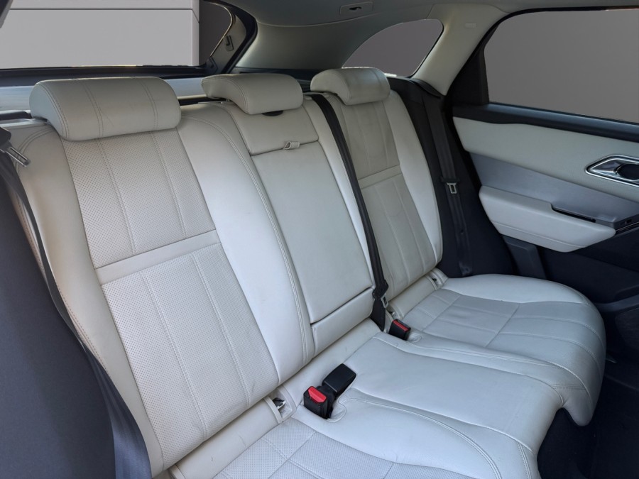 LAND ROVER d'occasion VELAR 2.0 D 240 AWD de 2018 Marignane (13)﻿