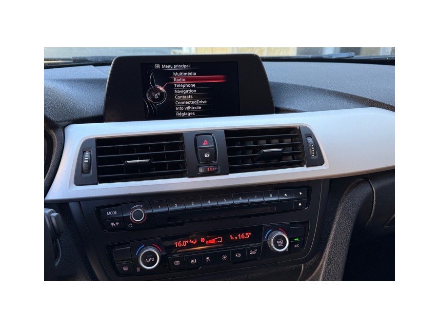 BMW d'occasion SERIE 3 TOURING 318D 143 LOUNGE de 2015 La Ciotat (13)﻿