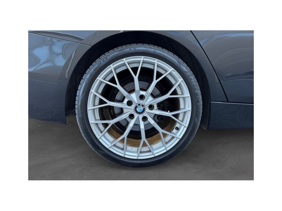 BMW d'occasion SERIE 3 TOURING 318D 143 LOUNGE de 2015 La Ciotat (13)﻿