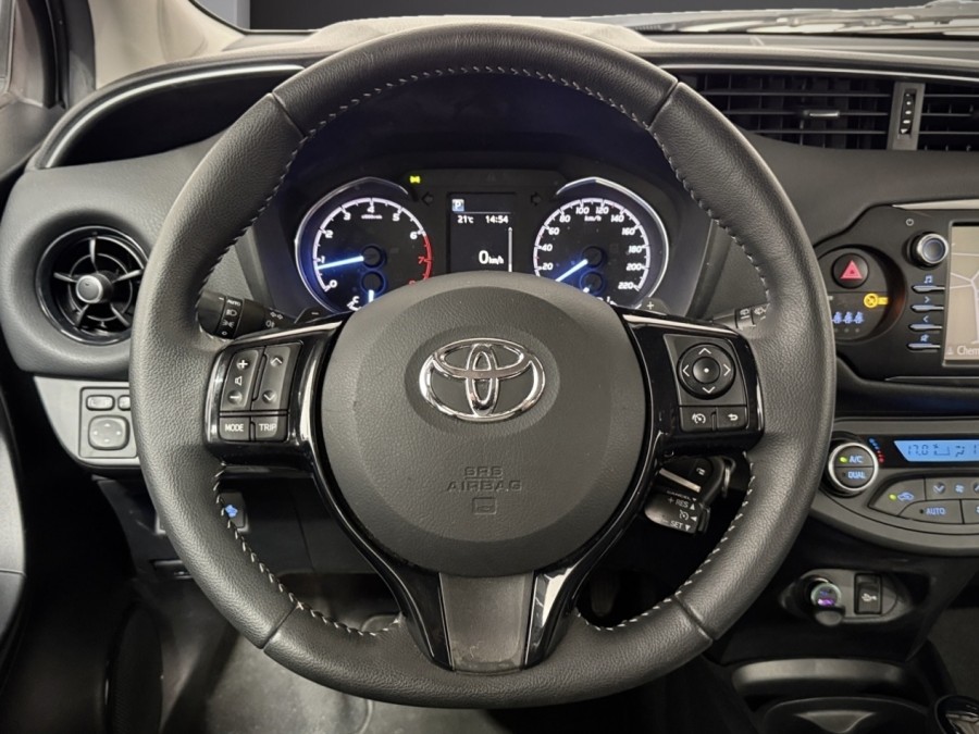 TOYOTA d'occasion YARIS 1.5 VVTI 110 DYNAMIC CVT de 2017 Lyon Ouest