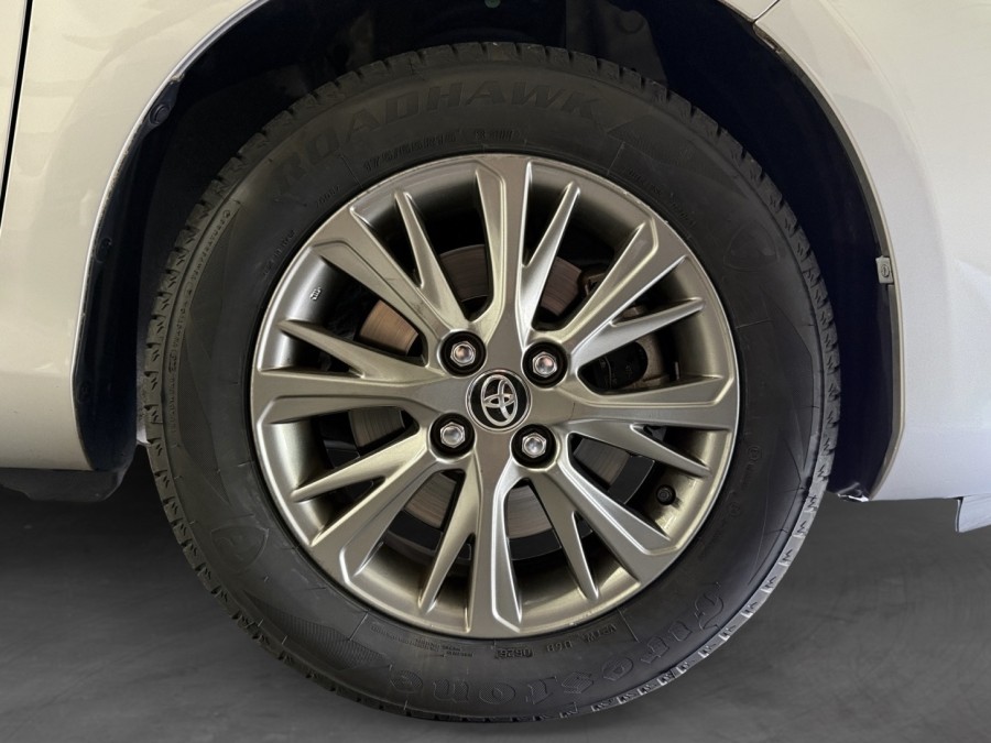 TOYOTA d'occasion YARIS 1.5 VVTI 110 DYNAMIC CVT de 2017 Lyon Ouest