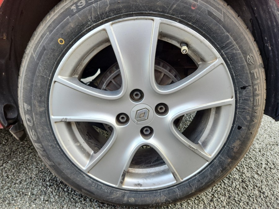 RENAULT d'occasion CLIO 1.5 DCI 90 ZEN de 2013 Frejus (83)﻿