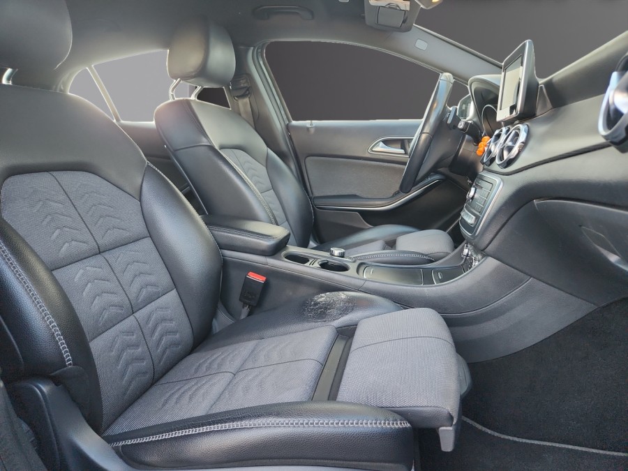 MERCEDES d'occasion CLASSE GLA GLA 180 D BUSINESS EDITION BA de 2017