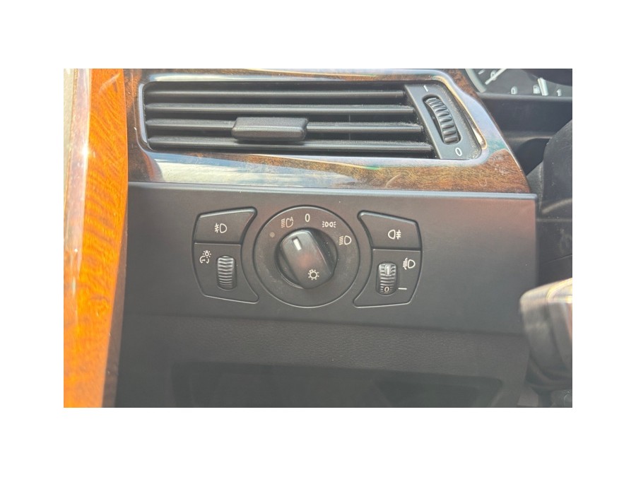 BMW d'occasion SERIE 5 525 i de 2004 Troyes (10)﻿