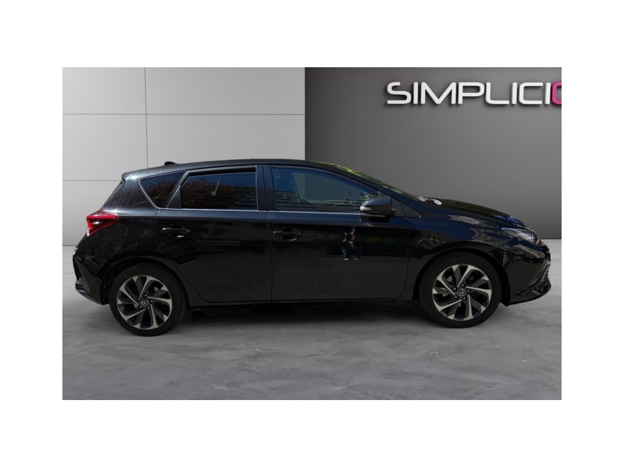 TOYOTA d'occasion AURIS 136H DESIGN de 2017 Paris 15 (75)﻿