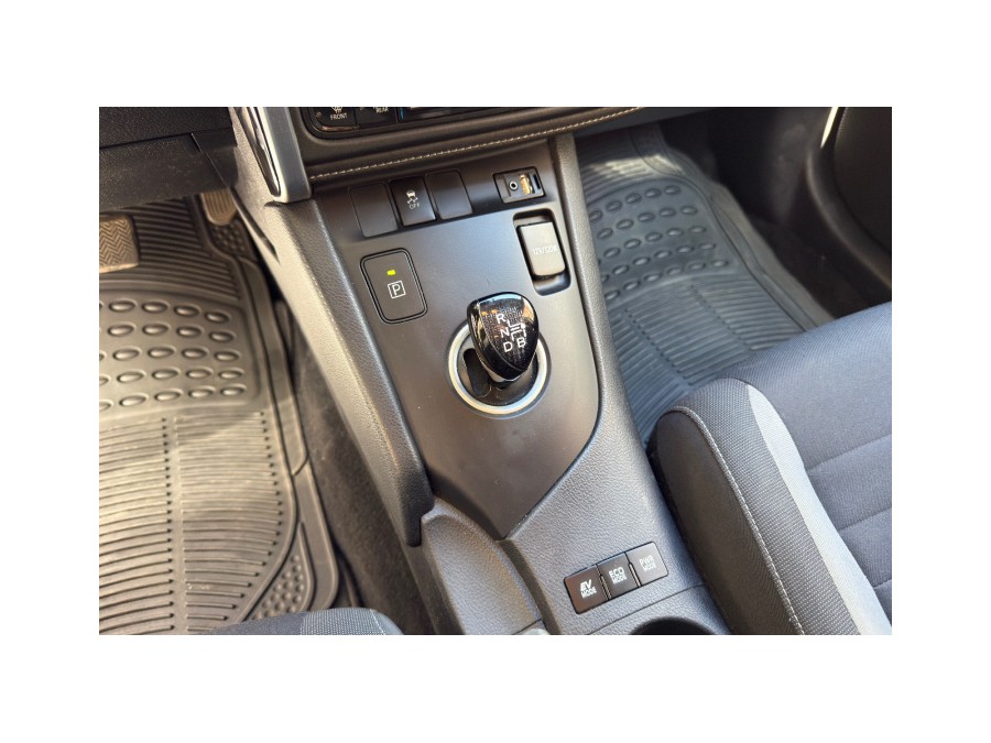 TOYOTA d'occasion AURIS 136H DESIGN de 2017 Paris 15 (75)﻿