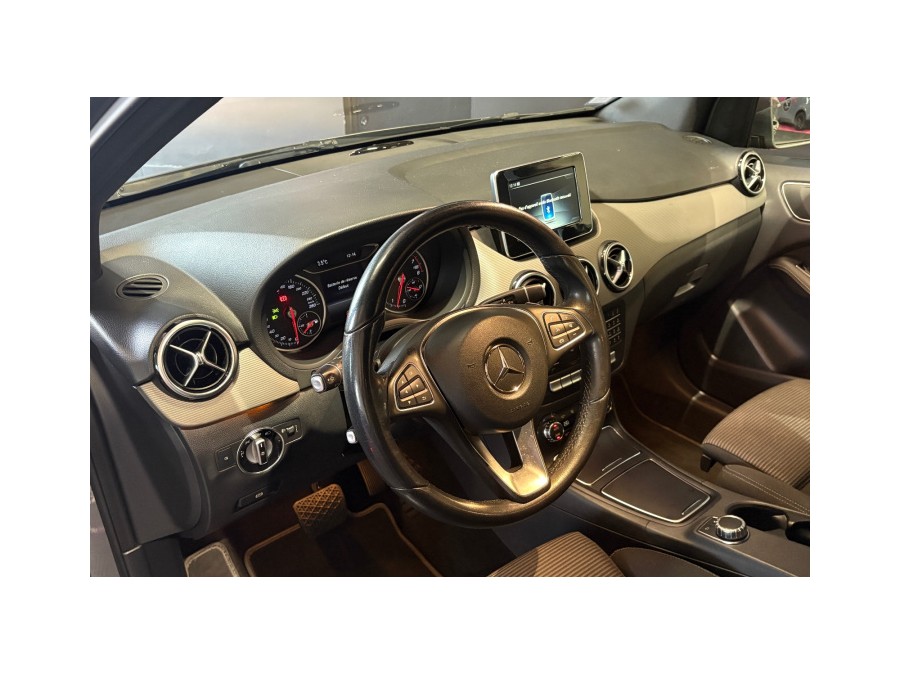MERCEDES d'occasion CLASSE B B180 122 INSPIRATION BA de 2017 Aix Les