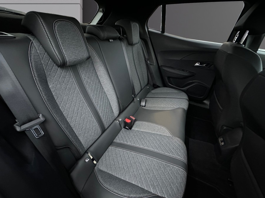 PEUGEOT d'occasion 2008 1.2 PURE TECH 130 STYLE EAT de 2024 Coeur
