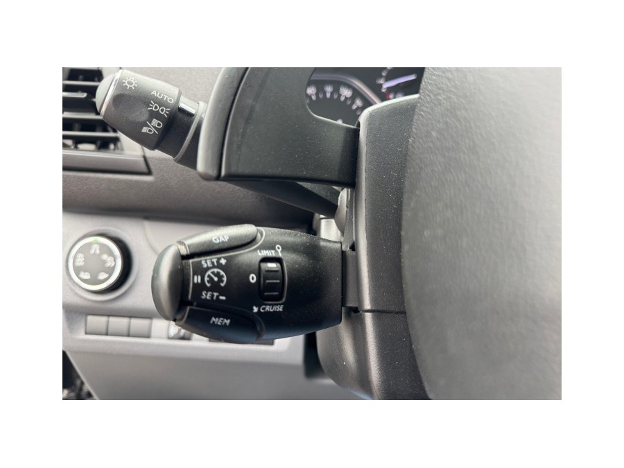 PEUGEOT d'occasion EXPERT STANDARD CA 2.0 BLUE HDI 180 PREMIUM EAT de