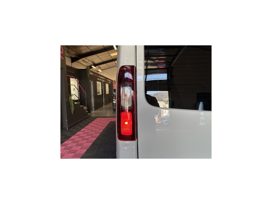 RENAULT d'occasion TRAFIC L2H1 3T 2.0 BLUE DCI 170 EXTRA BA de 2024