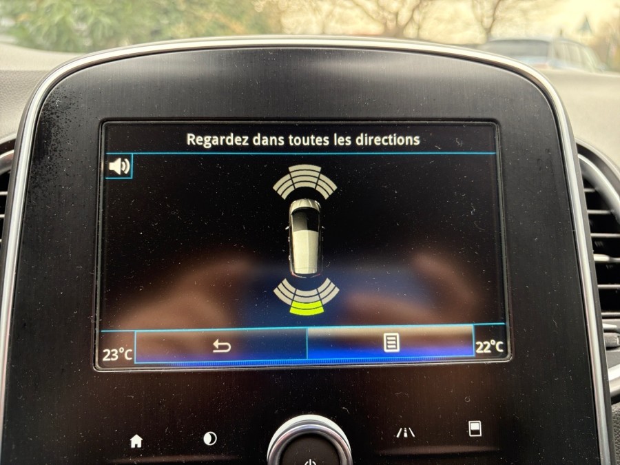RENAULT d'occasion MEGANE DCI 110 de 2018 Salon de Provence (13)﻿