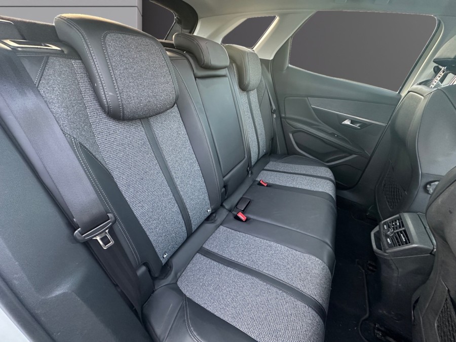 PEUGEOT d'occasion 3008 1.2 PURE TECH 130 ACCESS de 2018 Coeur