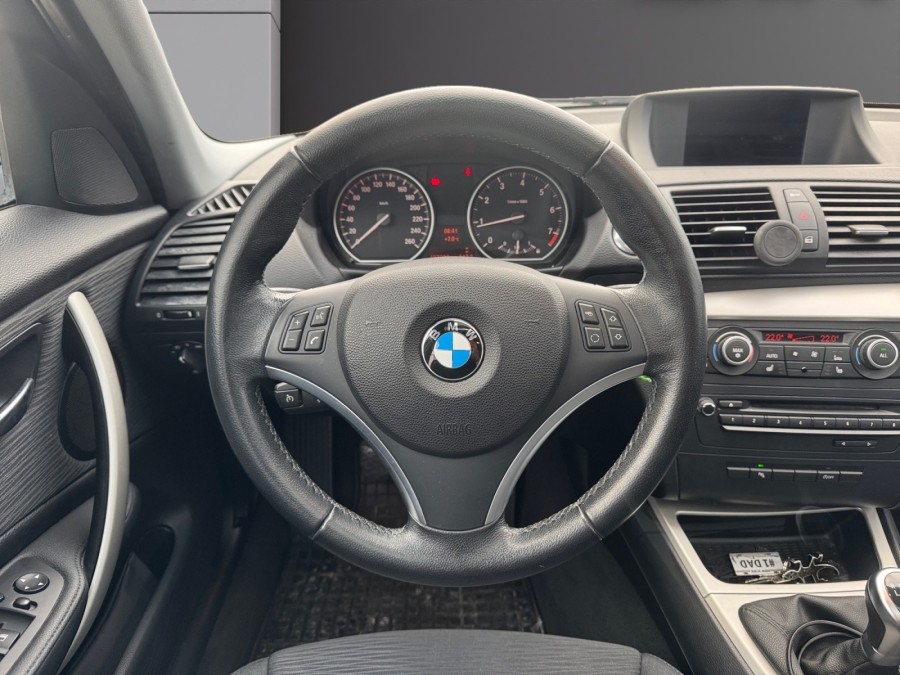 BMW d'occasion SERIE 1 120I EDITION CONFORT de 2011 Troyes (10)﻿