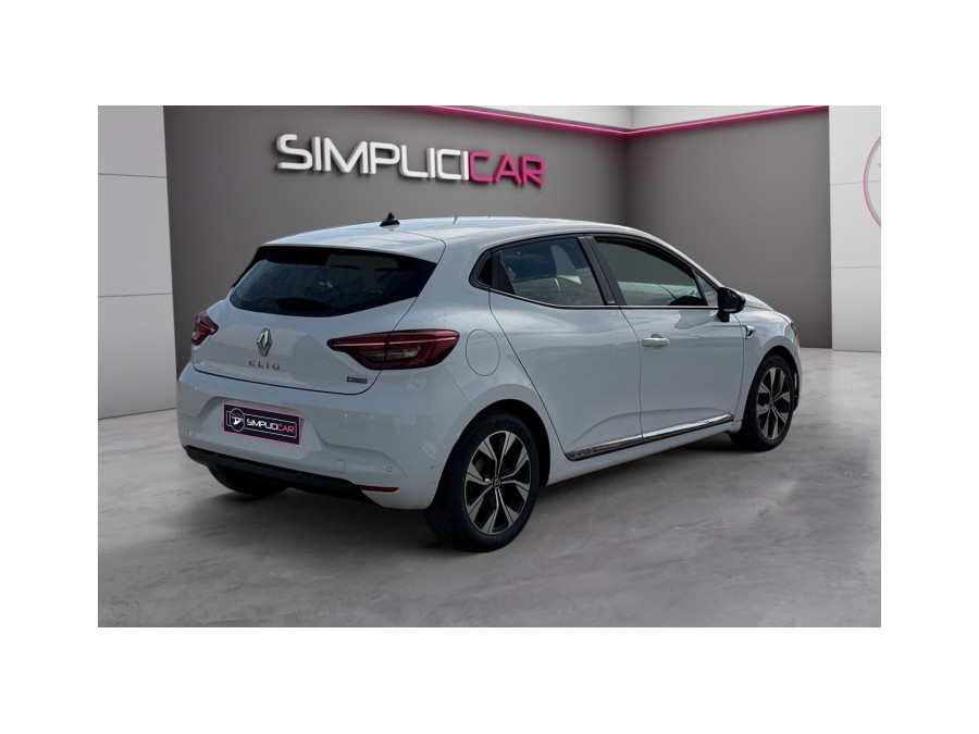 RENAULT d'occasion CLIO 1.6 E-TECH 140 LIMITED de 2021 Troyes (10)﻿