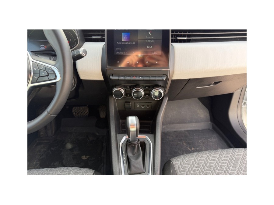 RENAULT d'occasion CLIO 1.6 E-TECH 140 LIMITED de 2021 Troyes (10)﻿
