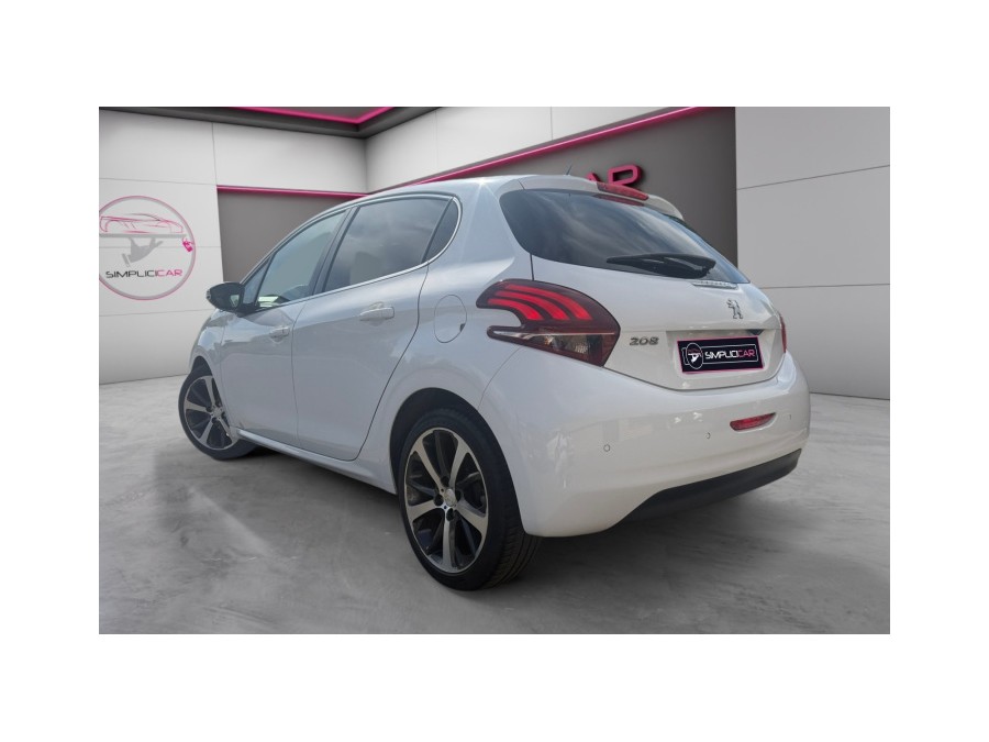 PEUGEOT d'occasion 208 1.6 Blue HDi 120 de 2017 Compiègne (60)﻿