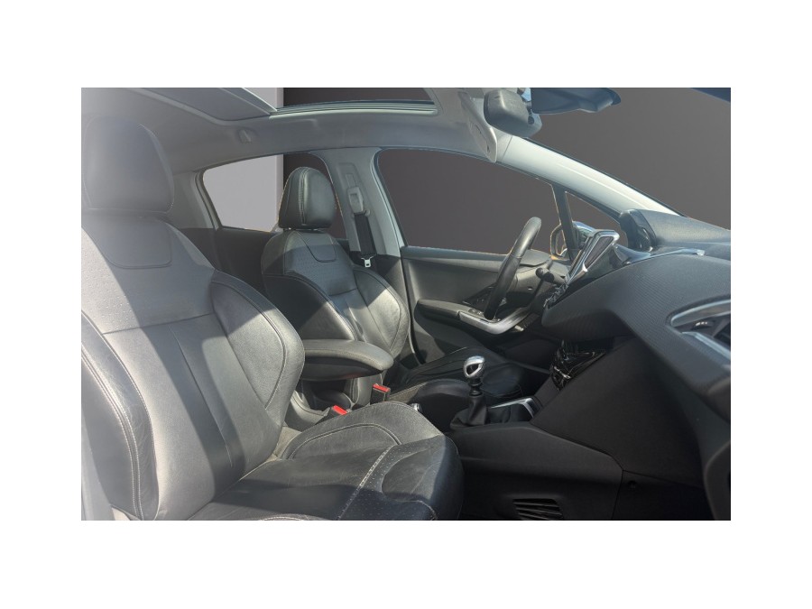PEUGEOT d'occasion 208 1.6 Blue HDi 120 de 2017 Compiègne (60)﻿