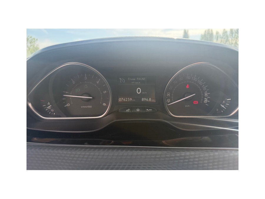 PEUGEOT d'occasion 208 1.6 Blue HDi 120 de 2017 Compiègne (60)﻿
