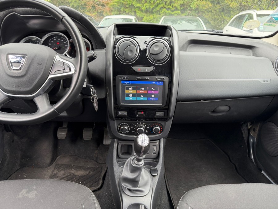 DACIA d'occasion DUSTER 1.5 DCI 110 BLACK TOUCH de 2017 Caen (14)﻿