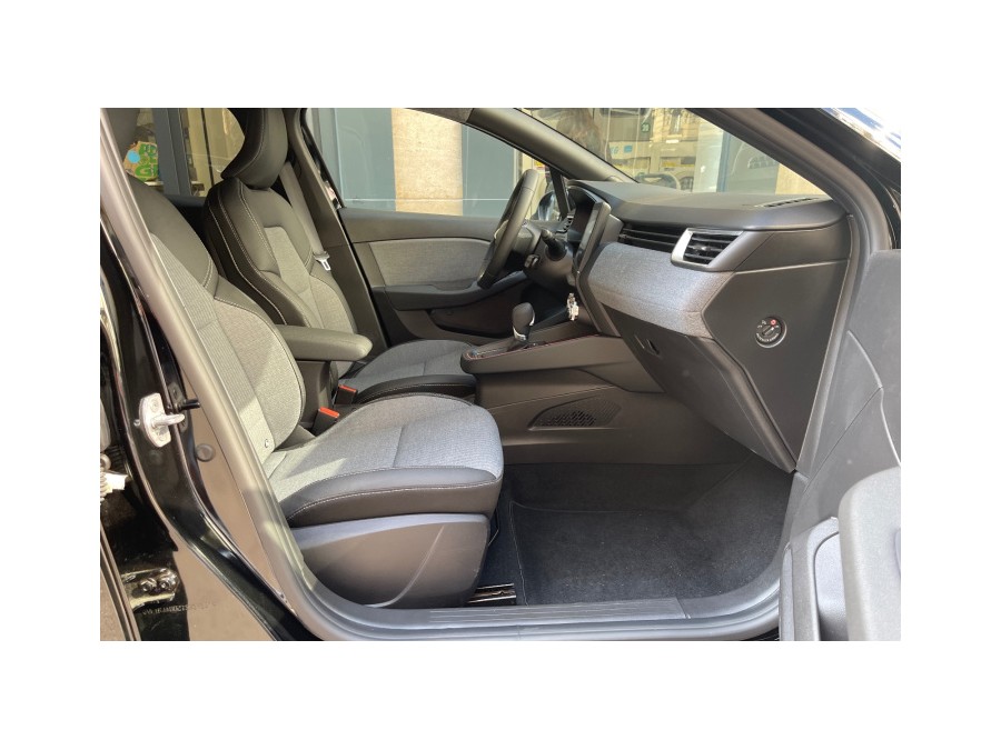RENAULT d'occasion CLIO 1.6 E-TECH 145 de 2025 Paris 15 (75)﻿