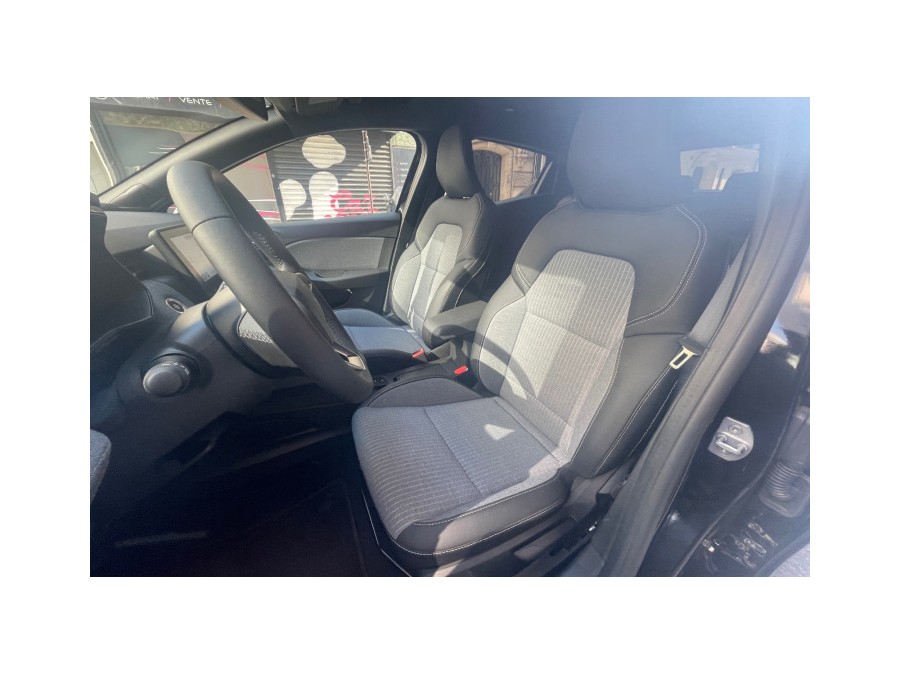 RENAULT d'occasion CLIO 1.6 E-TECH 145 de 2025 Paris 15 (75)﻿