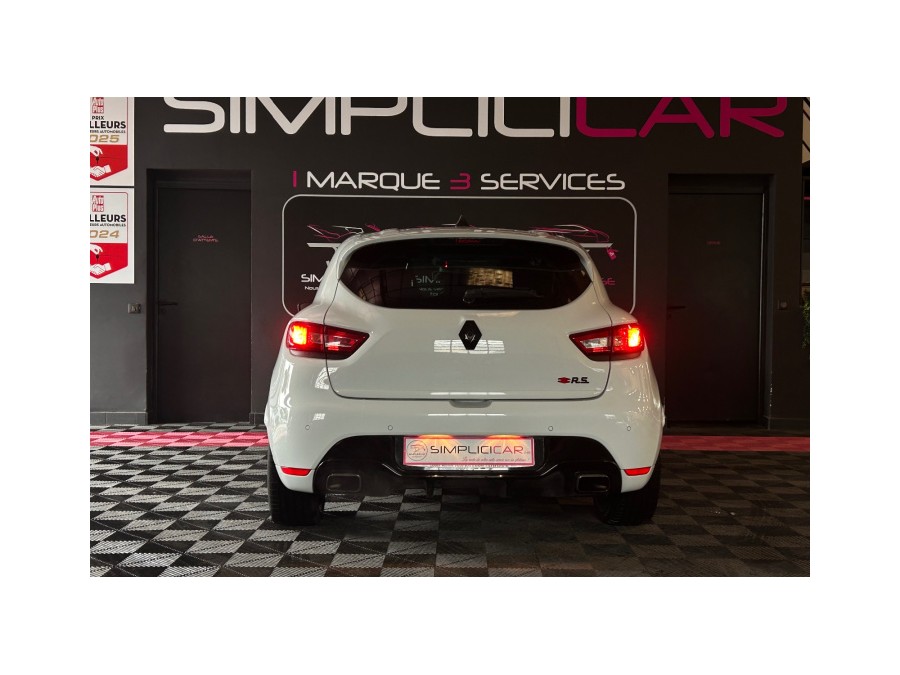 RENAULT d'occasion CLIO RS TROPHY 220 EDC de 2015 Aix Les Bains (73)﻿
