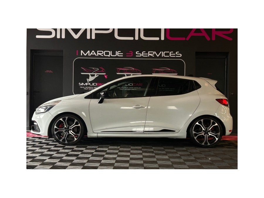 RENAULT d'occasion CLIO RS TROPHY 220 EDC de 2015 Aix Les Bains (73)﻿