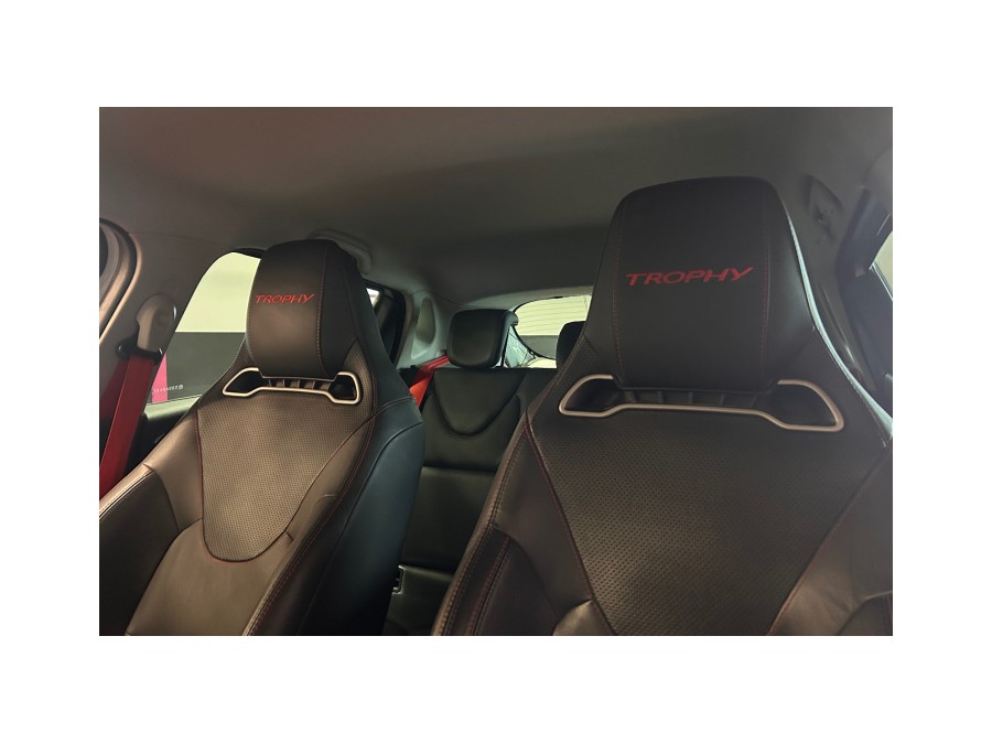 RENAULT d'occasion CLIO RS TROPHY 220 EDC de 2015 Aix Les Bains (73)﻿