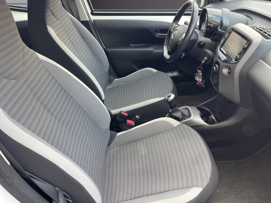 TOYOTA d'occasion AYGO 1.0 VVT-I 72 X-NIGHT PH2 de 2019 La Flèche