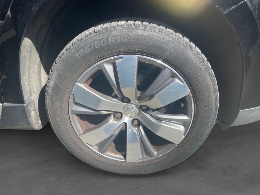 PEUGEOT d'occasion 2008 1.6 E-HDI 92 ALLURE de 2015 La Flèche (72)﻿