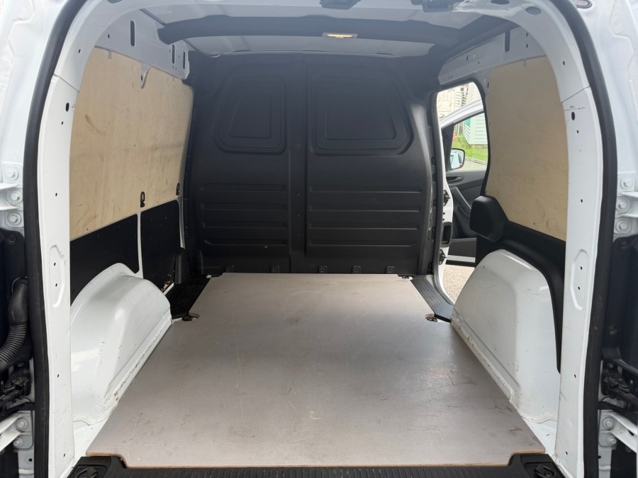 RENAULT d'occasion KANGOO VAN L1 SESAME 1.5 DCI 95 ADVANCE de 2024