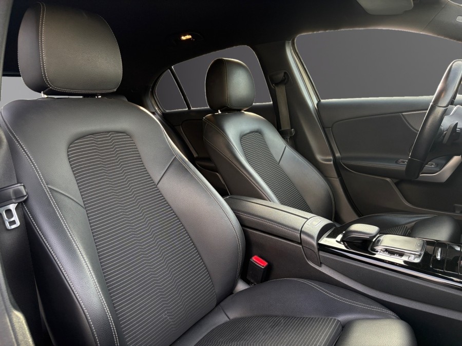 MERCEDES d'occasion CLASSE A A180 D STYLE LINE 7G-DCT de 2018 Salon