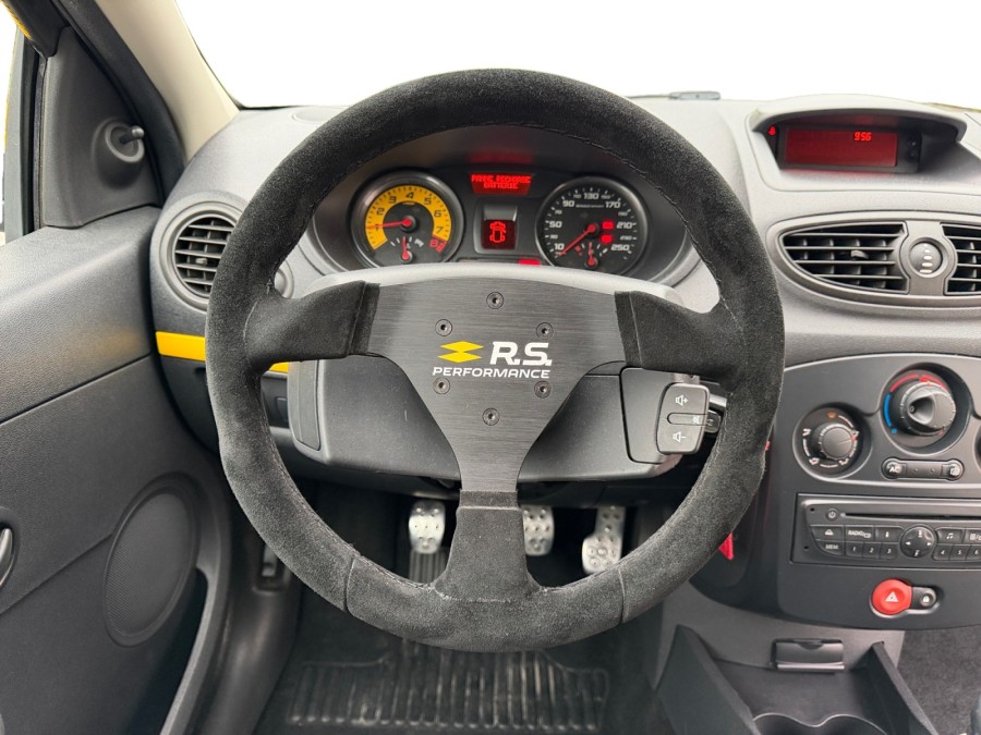 RENAULT d'occasion CLIO RENAULT SPORT CUP 2.0 16V de 2010 Saint