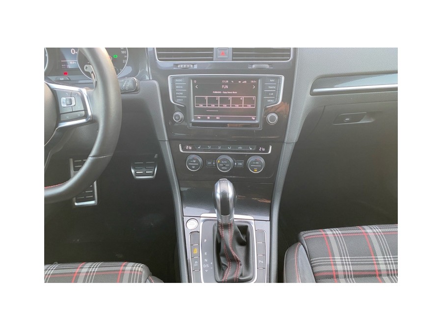VOLKSWAGEN d'occasion GOLF 2.0 TSI 220 GTI DSG de 2016 Troyes (10)﻿