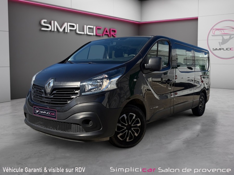 RENAULT d'occasion TRAFIC COMBI L2 1.6 DCI 125 LIFE de 2017 Salon de