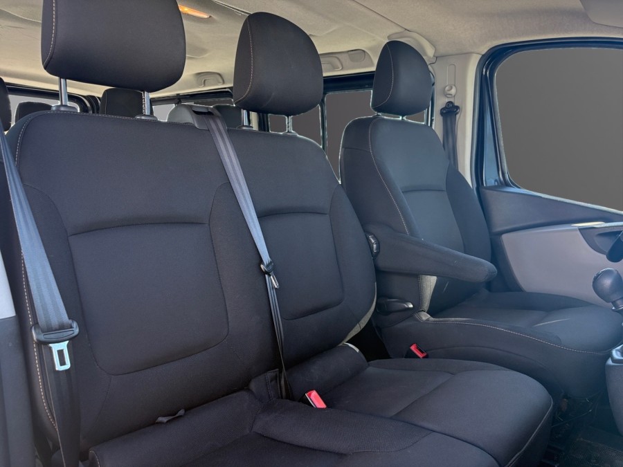RENAULT d'occasion TRAFIC COMBI L2 1.6 DCI 125 LIFE de 2017 Salon de