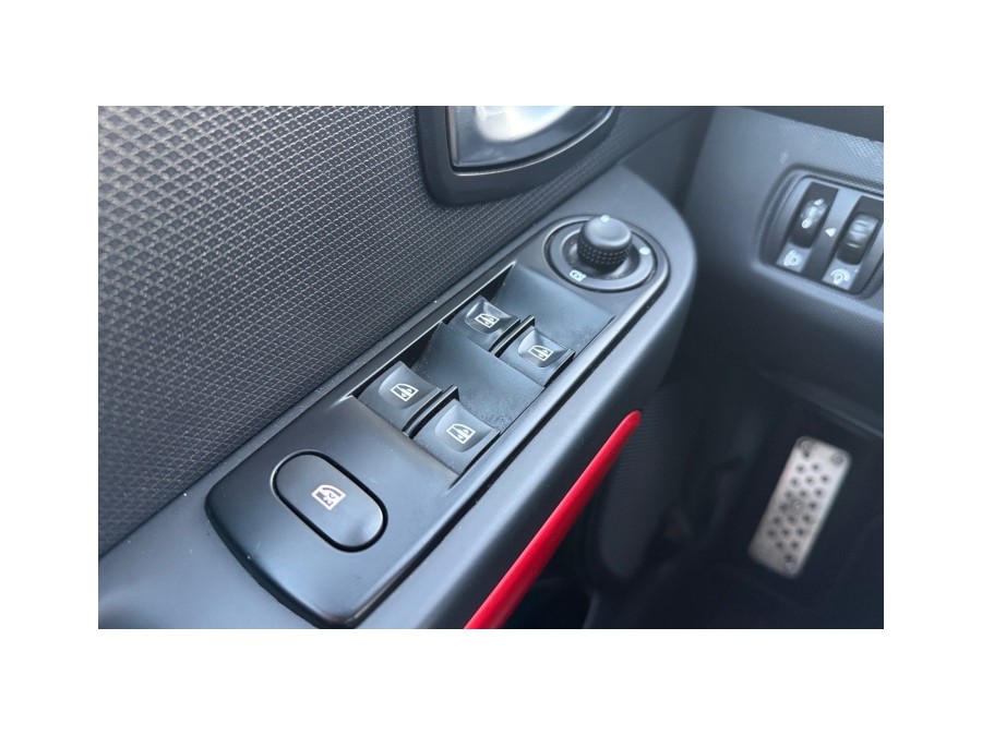 RENAULT d'occasion CLIO RS 200 EDC de 2015 Salon de Provence (13)﻿